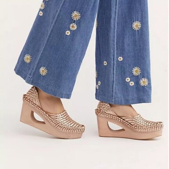 Free People  Rose Gold Teagan Huarache Platform Clogs Womens Sz 7.5 - Picture 5 of 11